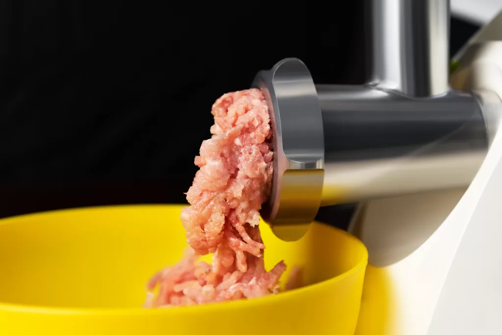Pode moer carne no mini processador?